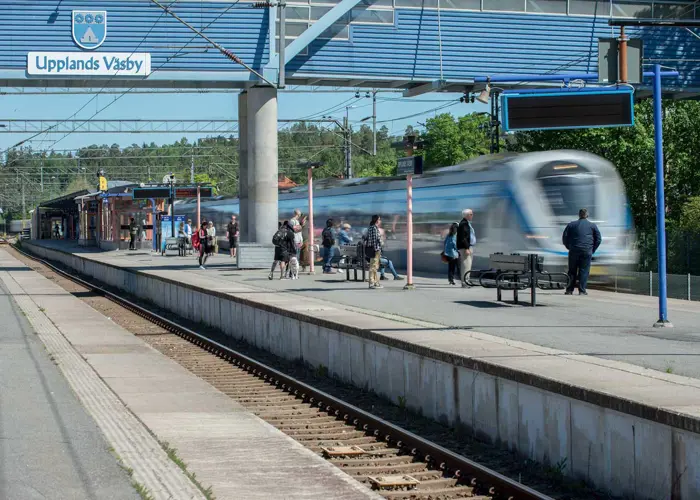 Pendeltågsstation Upplands Väsby.jpg