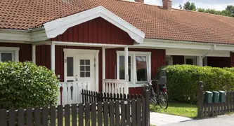 Täbyvägen 2, Vänge