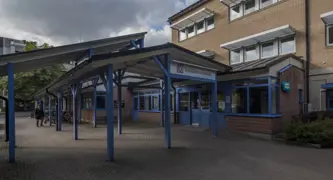 Svartbäckens vårdcentral, Svartbäcksgatan 52 A